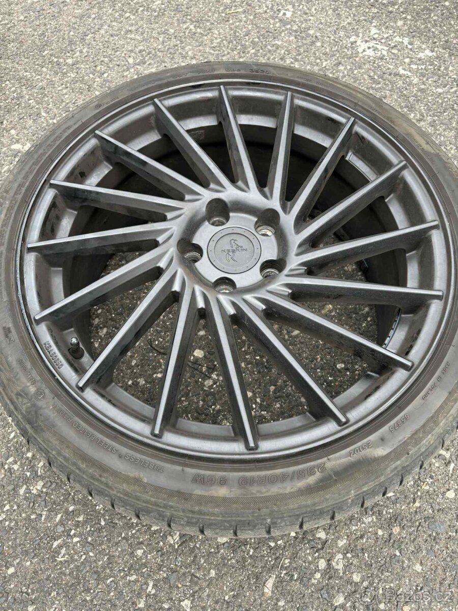 Keskin R19 235/40