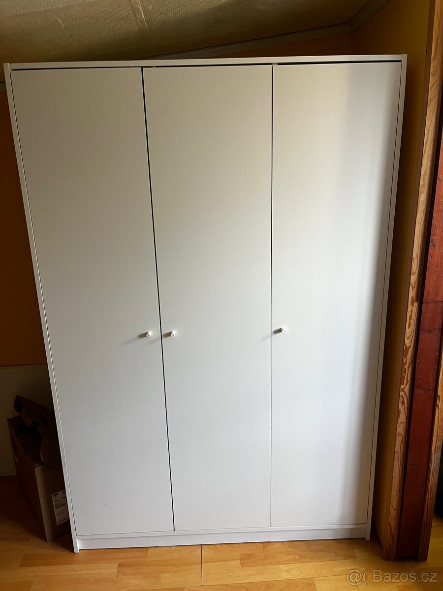 Šatní skřín IKEA - REZERVOVÁNO