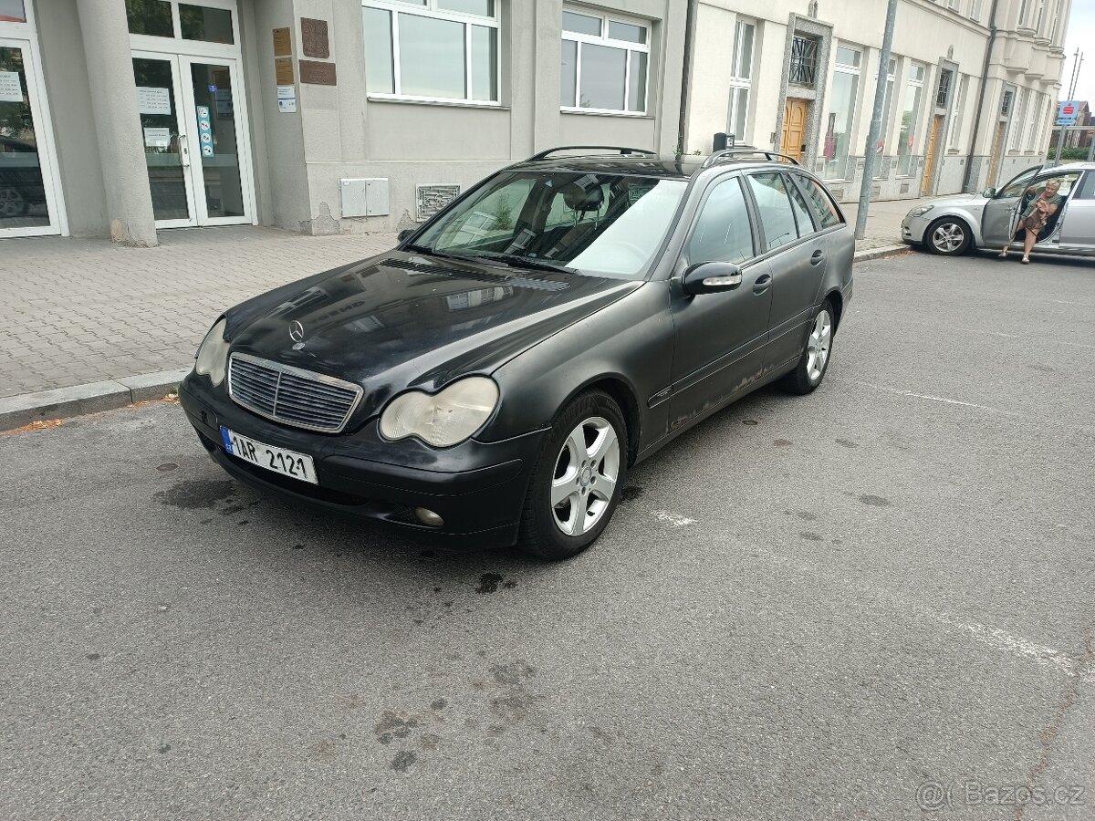 Mercedes Benz C220 Obsah 2.2cdi Rok 2003 Najeto 330xxxkm