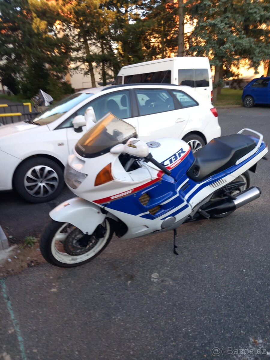 Prodám Honda CBR 1000 rok výroby 1991 už veterán