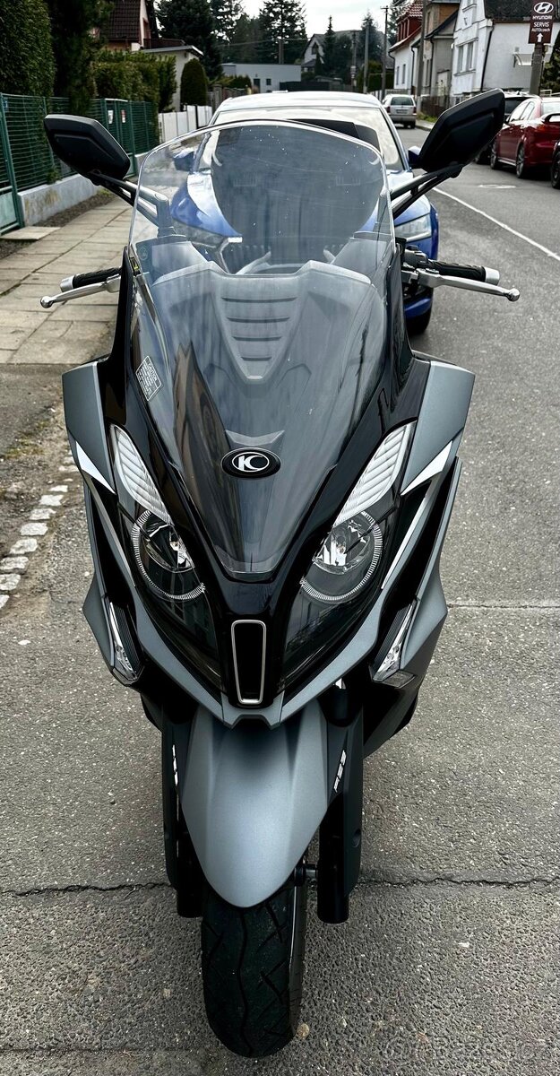 Skútr kymco downtown 125
