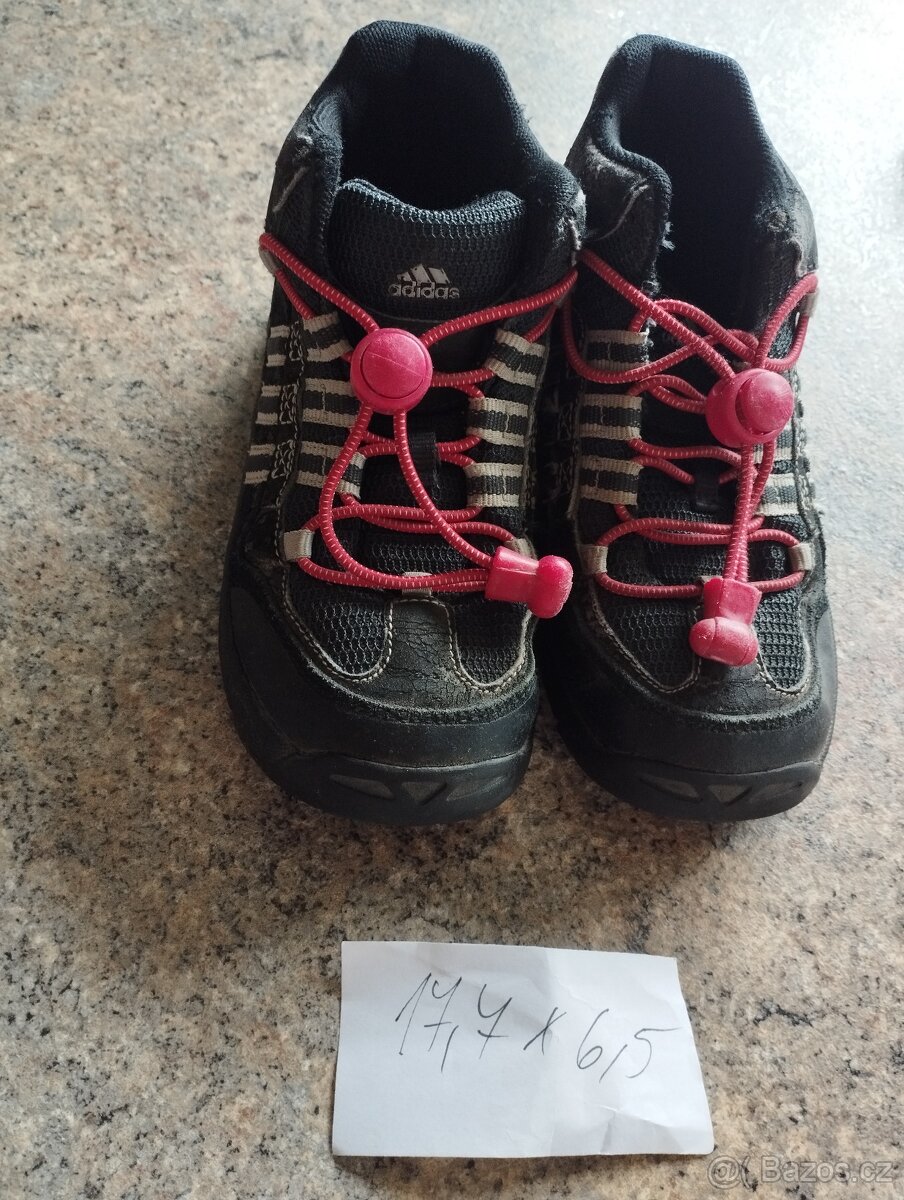 Adidas celoroční vel 27 na donošení