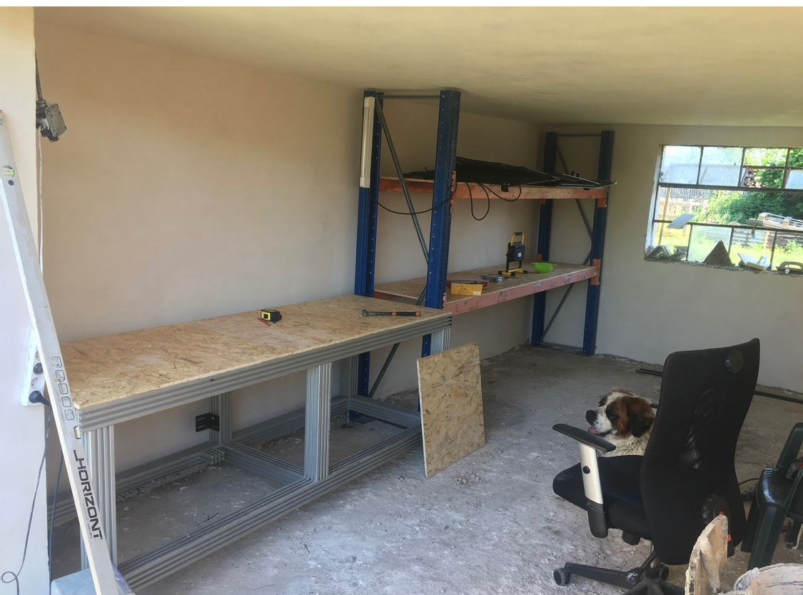 Hlinikový ponk a paletový regál