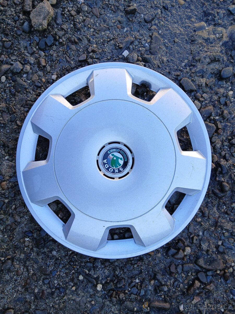1x original poklice kryt kola R14 fabia I