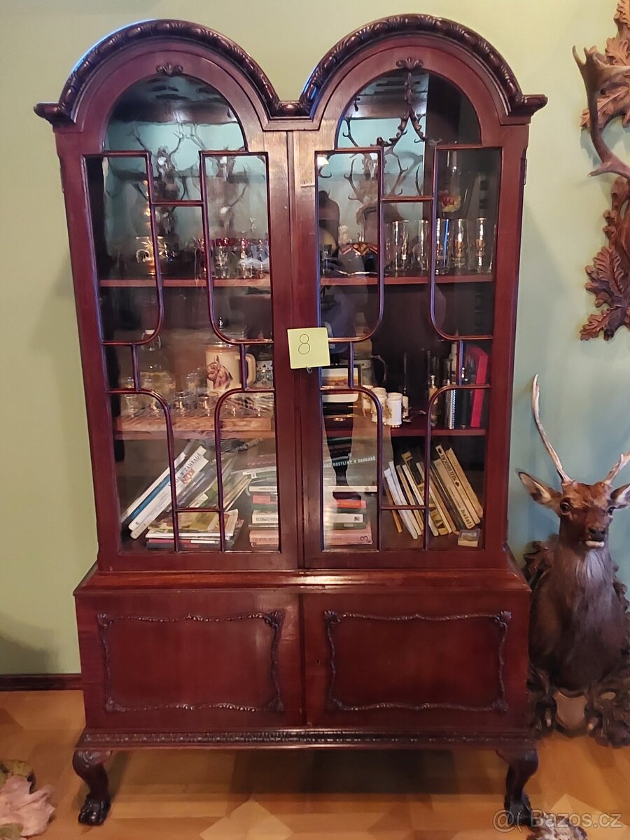 Prosklená skříňka