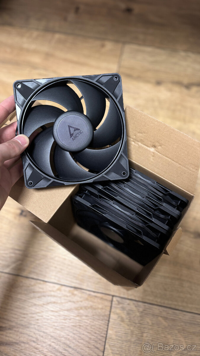 2x ventilátor ARCTIC P14 Pro PWM PST