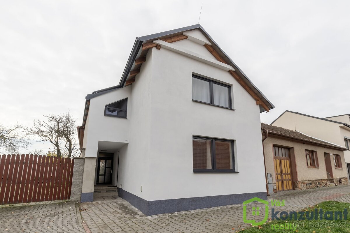 Prodej rodinného domu se dvěma samostatnými byty 214 m² Brno