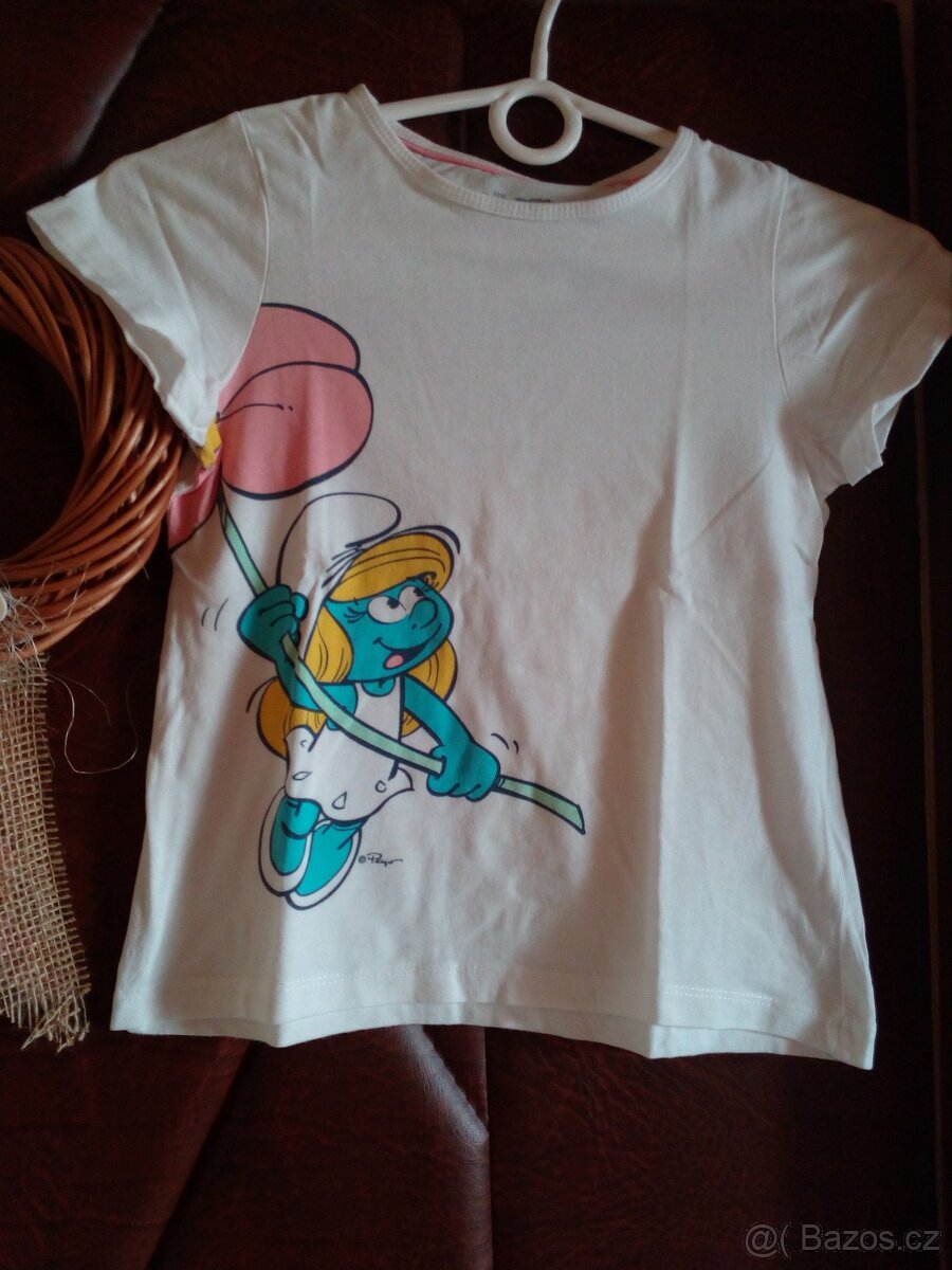 Prodam triko se Smoulinkou vel.110/116 lupilu Nove a moc pek