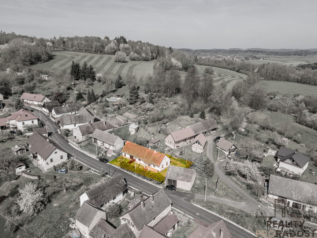 Zrekonstruovaná útulná chalupa s garáží a prázdnou půdou kou