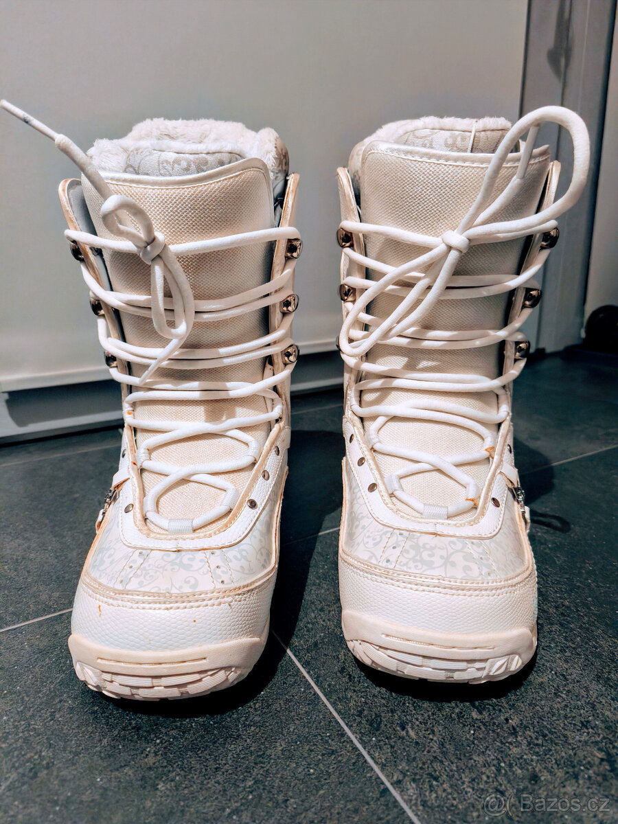 Dívčí snowboardové boty K2 velikost EU 38