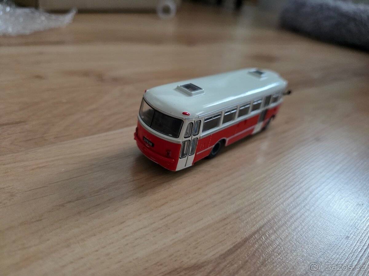 Predám modely autobusov deagostini s časopismi.