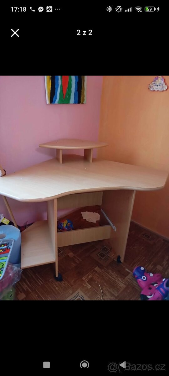 Psací stůl