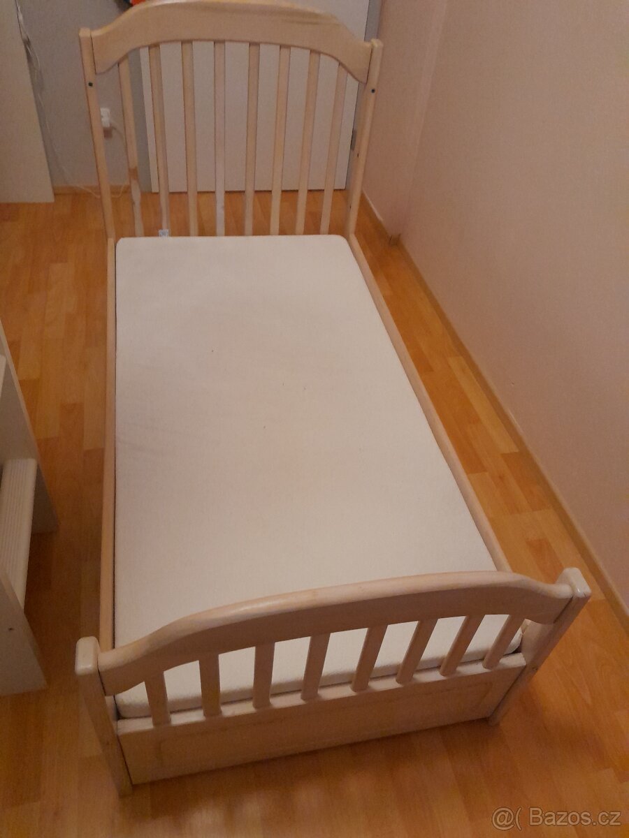 Dětská postel 140x70 masiv