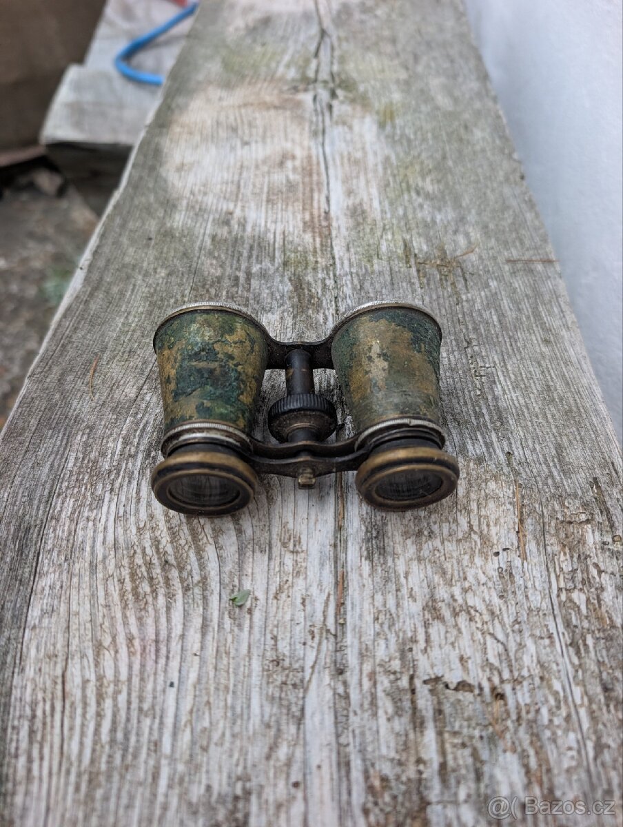 divadelni kukatko dalekohled