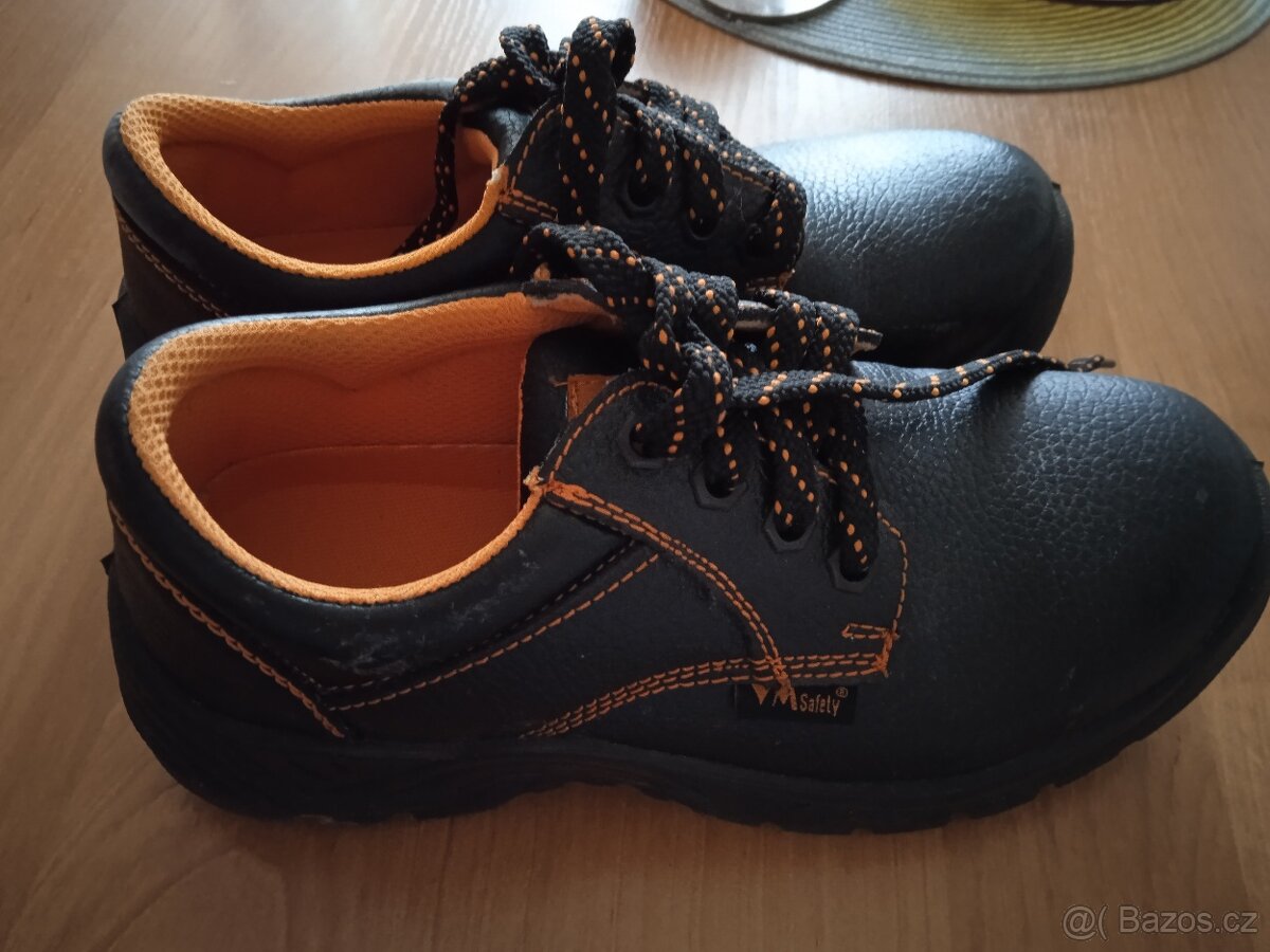 Dámské pracovní boty 39