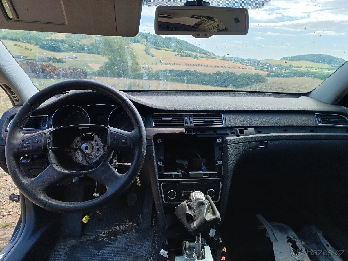 Palubní deska + airbeg pásy jednotka Superb 2