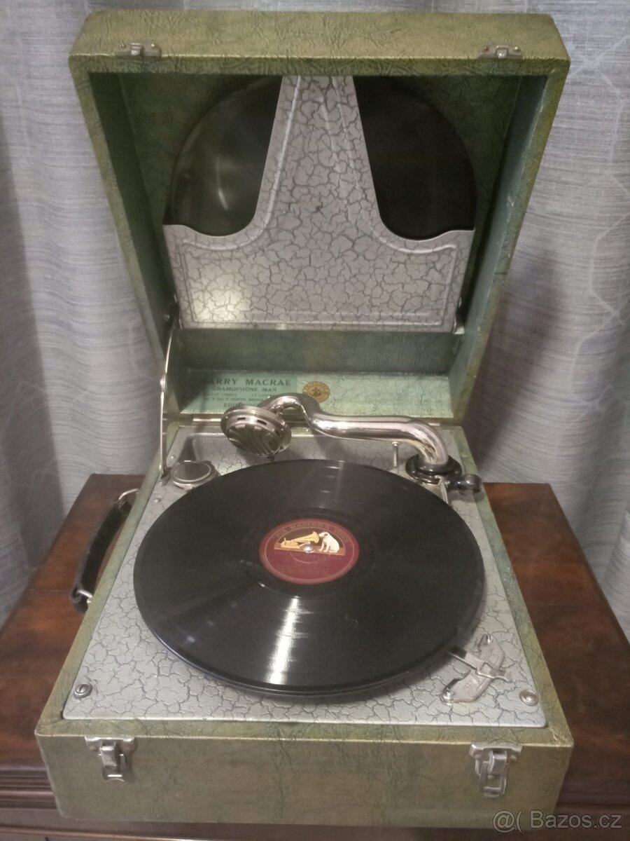 Kufříkový gramofon na kliku