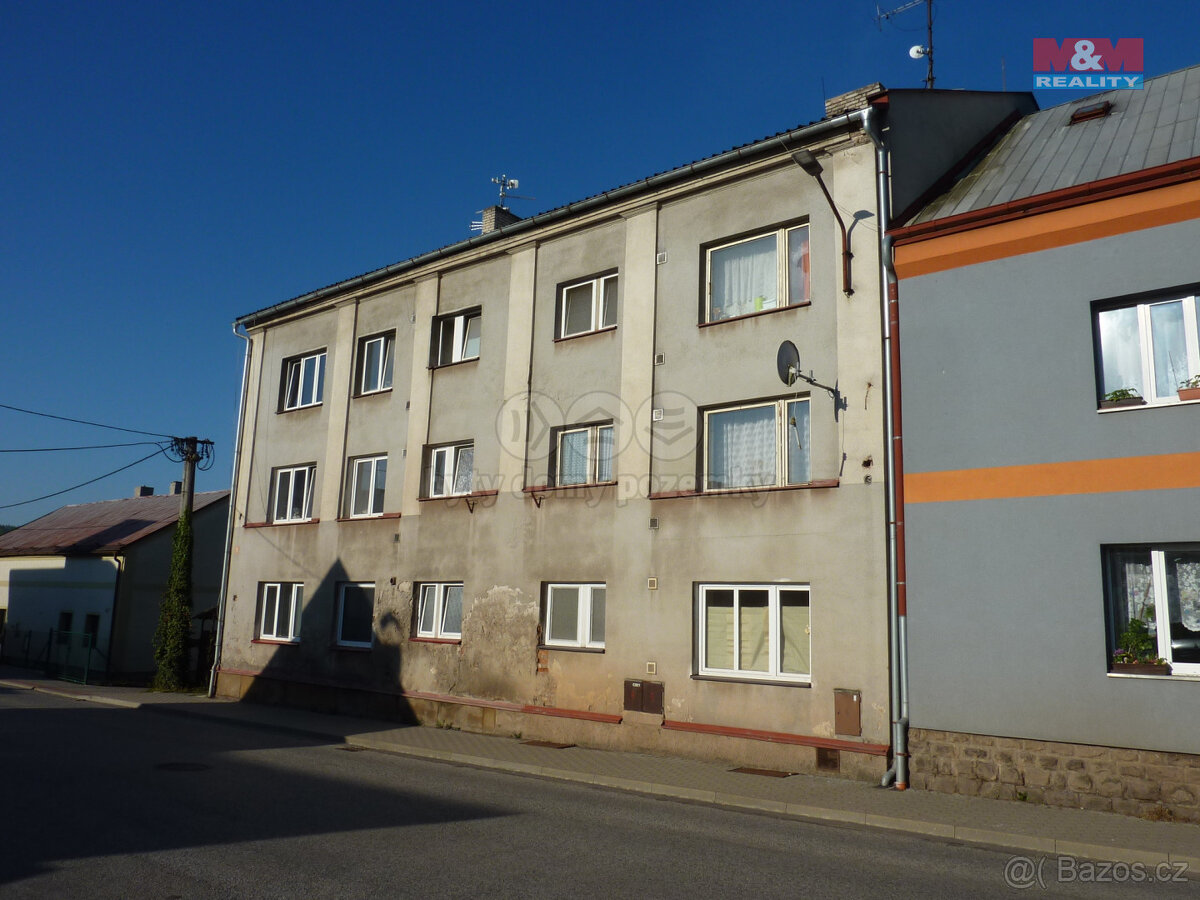 Prodej bytu 1+1, 52 m², Hronov, ul. Husova