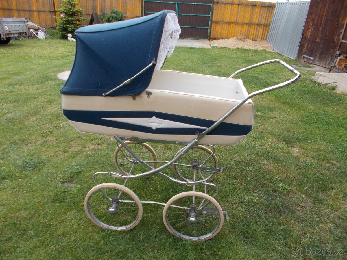 retro kočárek