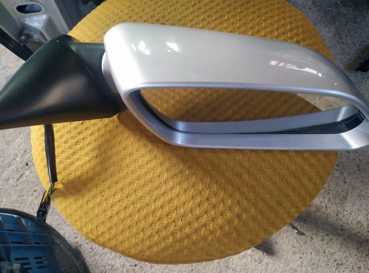 Octavia 2 zrcátko 9156