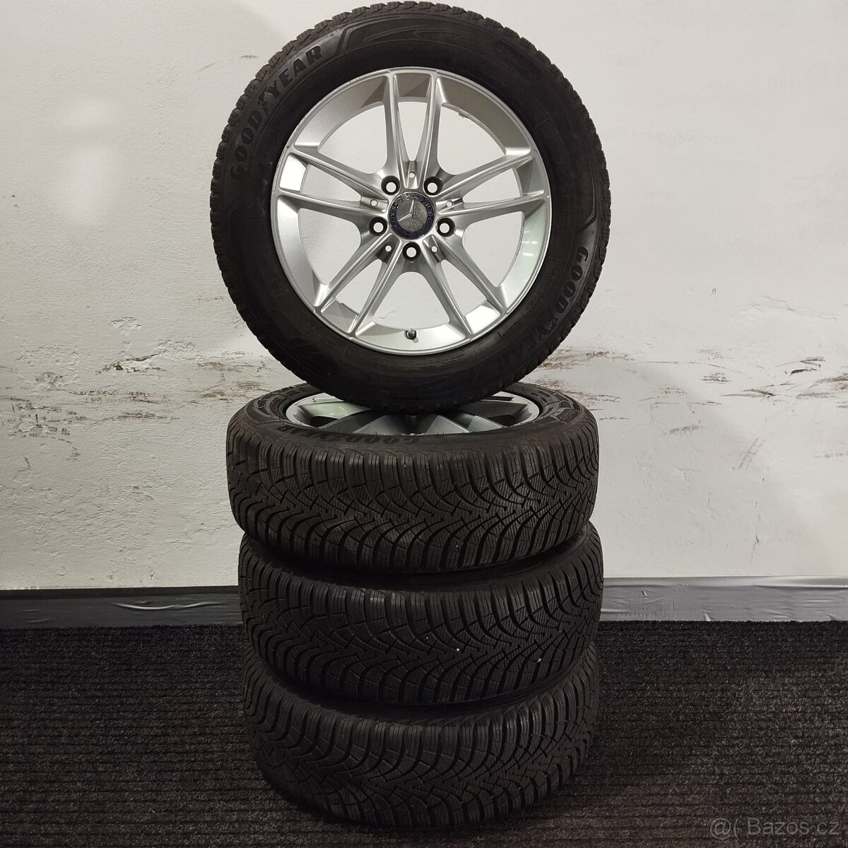Kola na Mercedes-Benz 6,5Jx16" ET44 pneu GoodYear 205/60 R1