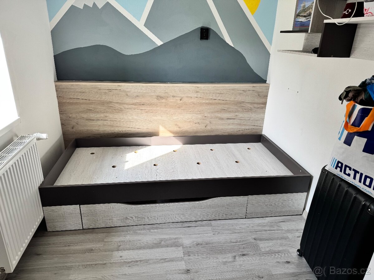 postel 90x200 s policí