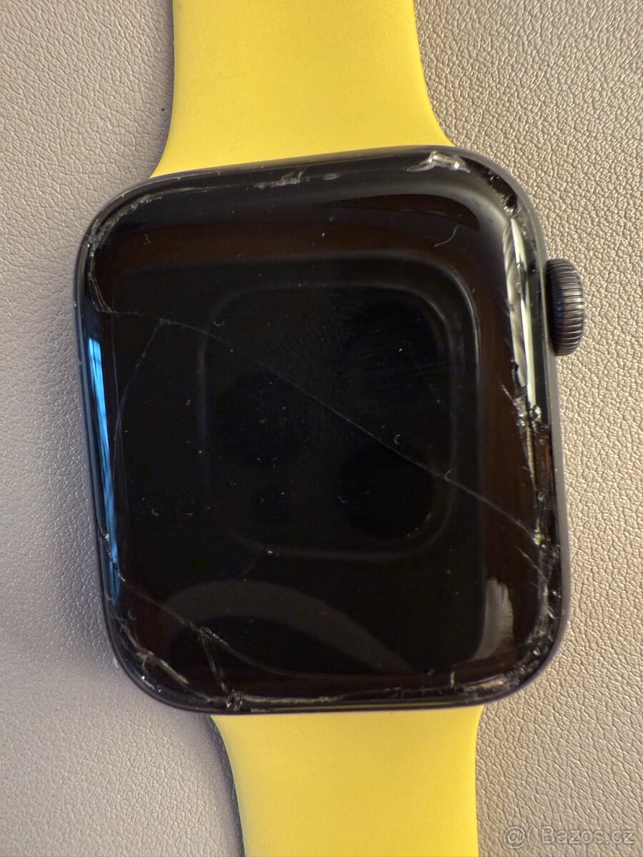 Apple Watch SE 1. Generace