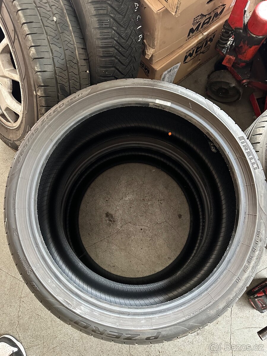 285/35 R20 pirelli