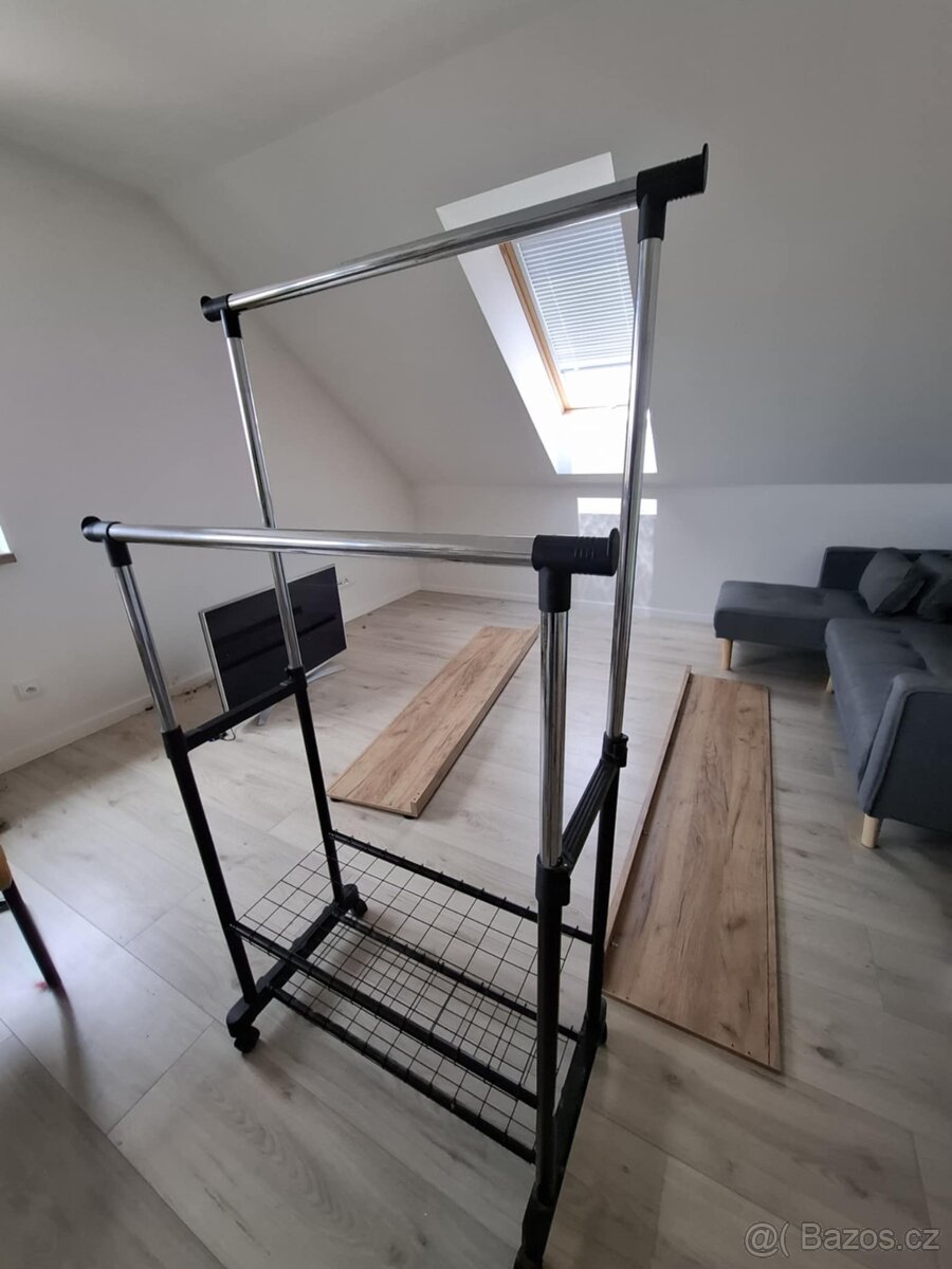 Věšák na oblečení