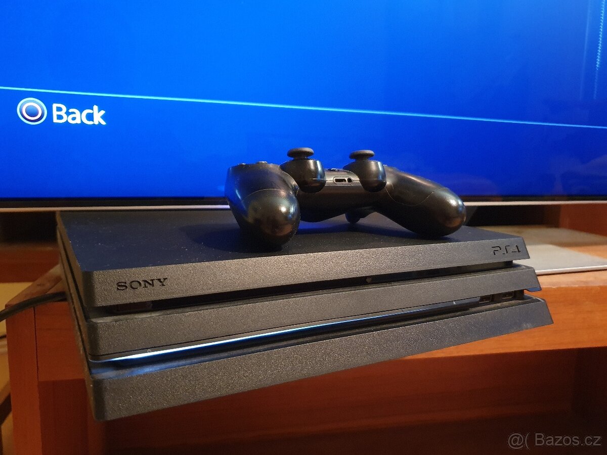 Prodám Playstation 4 PRO, Jailbreak (firmware v9.00) umožňu