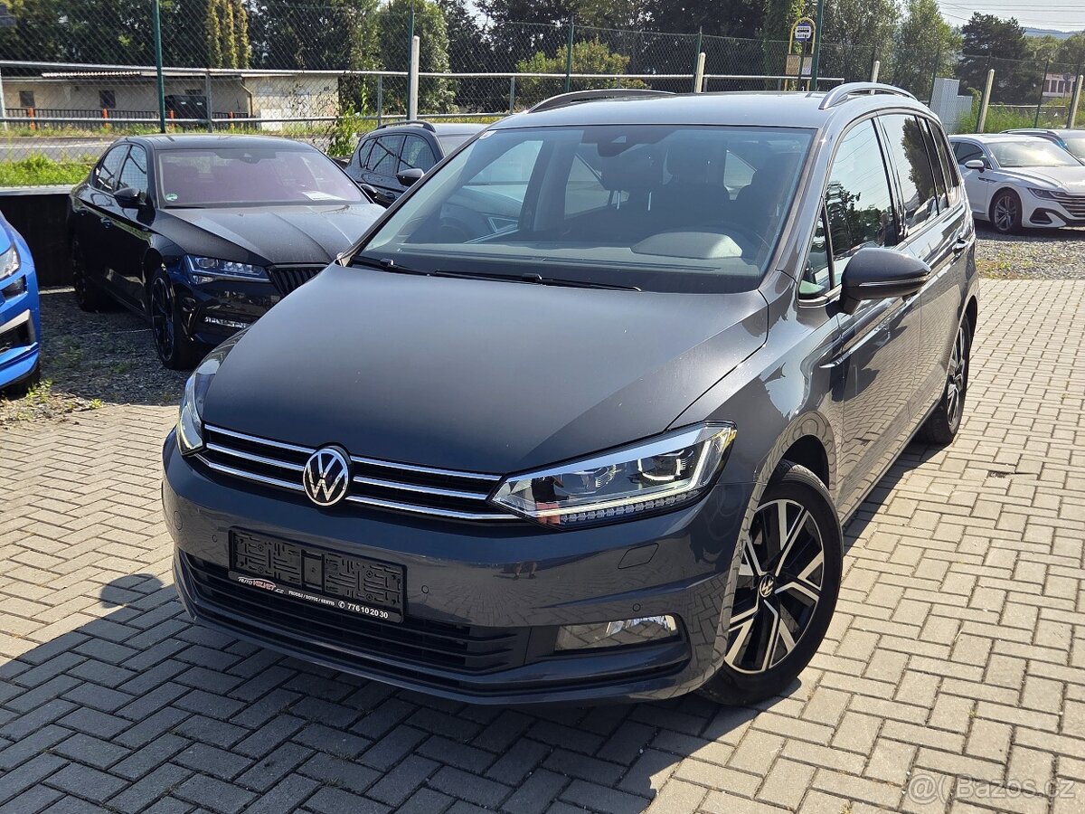 VW Touran TDi DSG FullLED VIRTUAL VYHŘ.SEDAČKY MY21