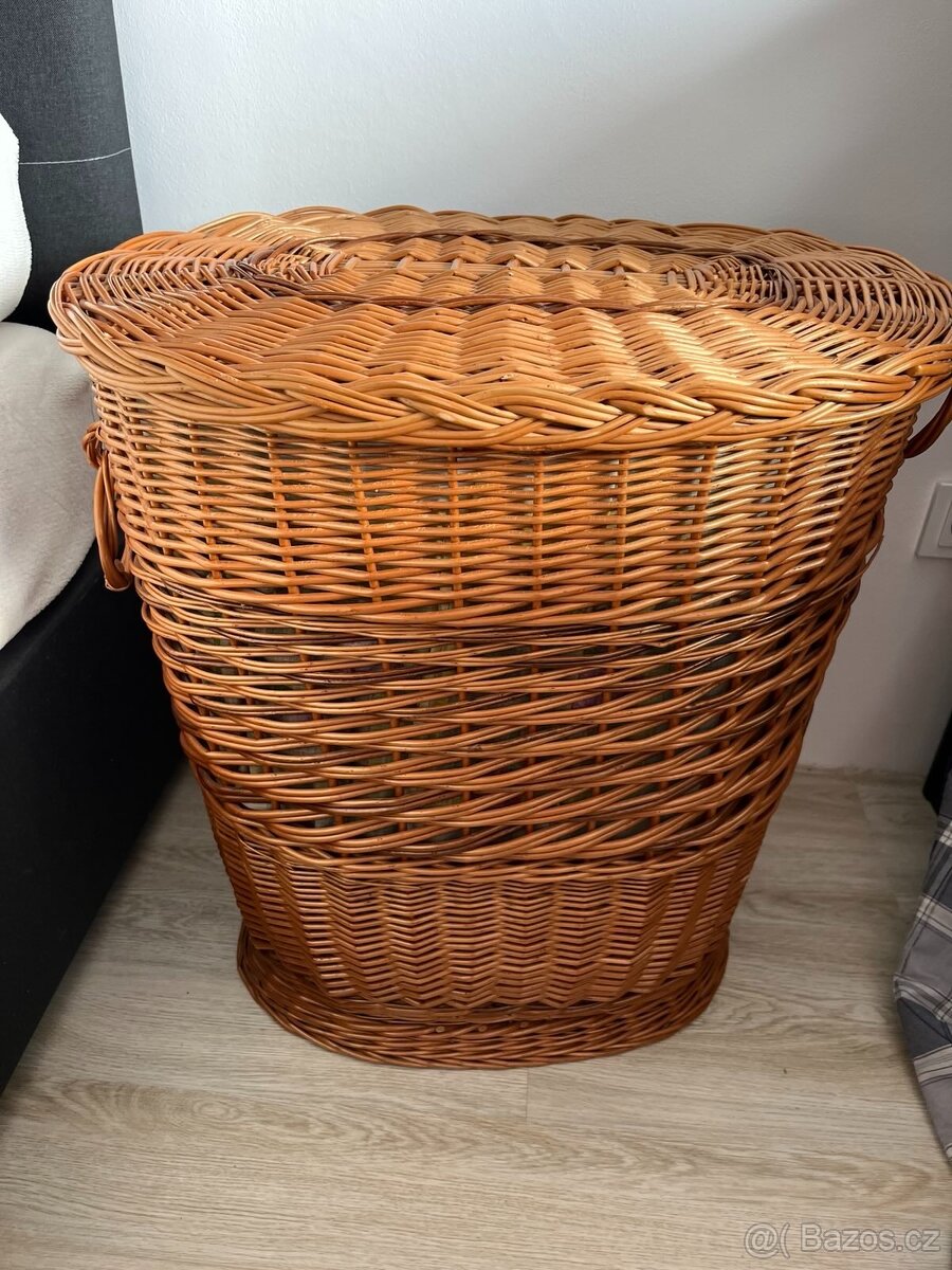 Proutěný koš na prádlo