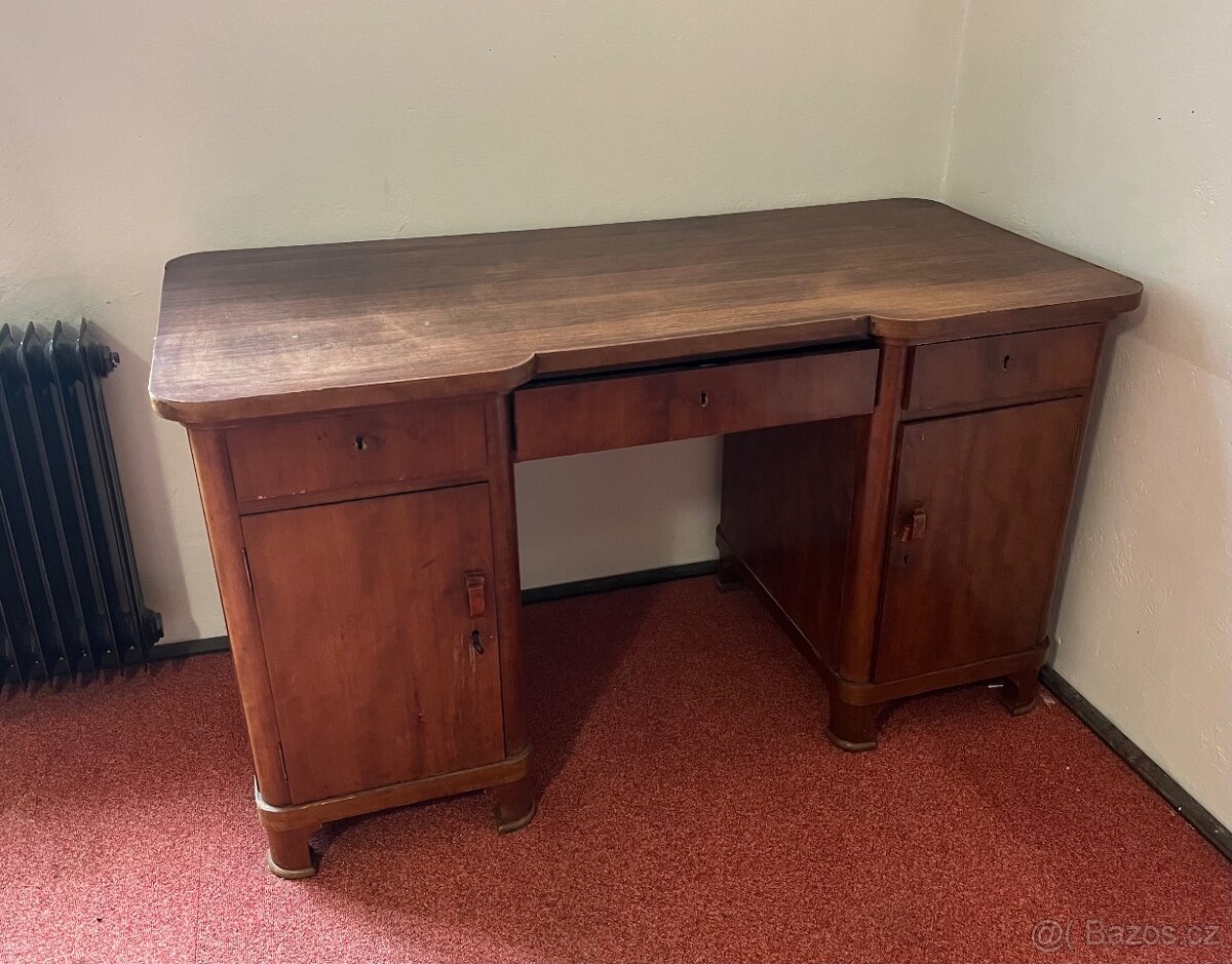 Starožitný psací stůl – zachovaly, uzamykatelný
