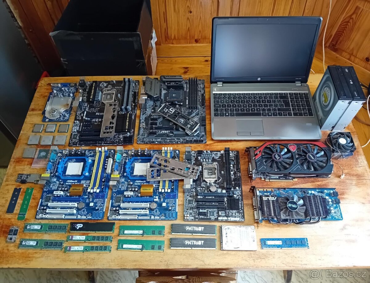 PC KOMPONENTY(NA NÁHR. DÍLY)
