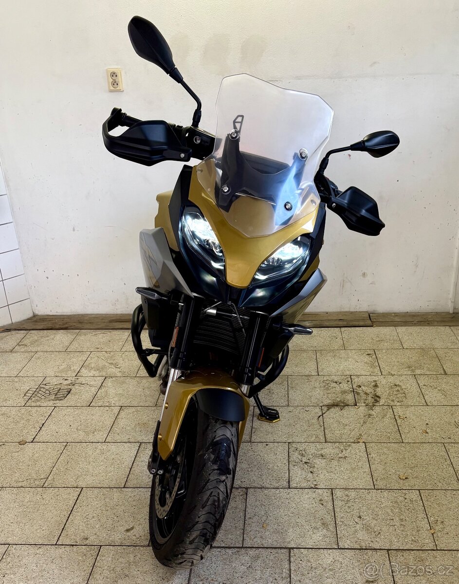 BMW F 900 XR , SLEVA