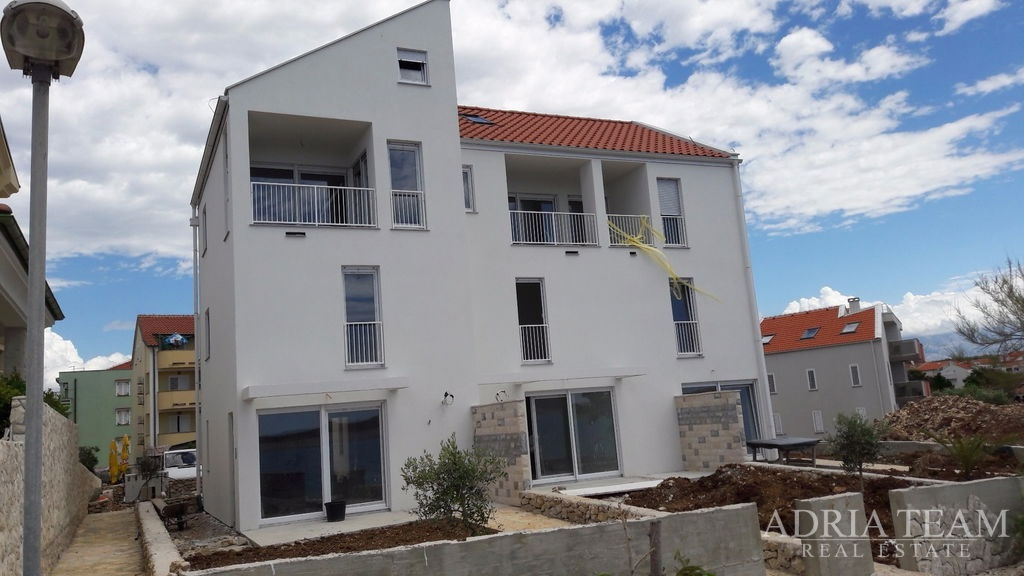 CHORVATSKO AKČNÍ NABÍDKA APARTMÁN S VÝHLEDEM NA MOŘE, 10 M