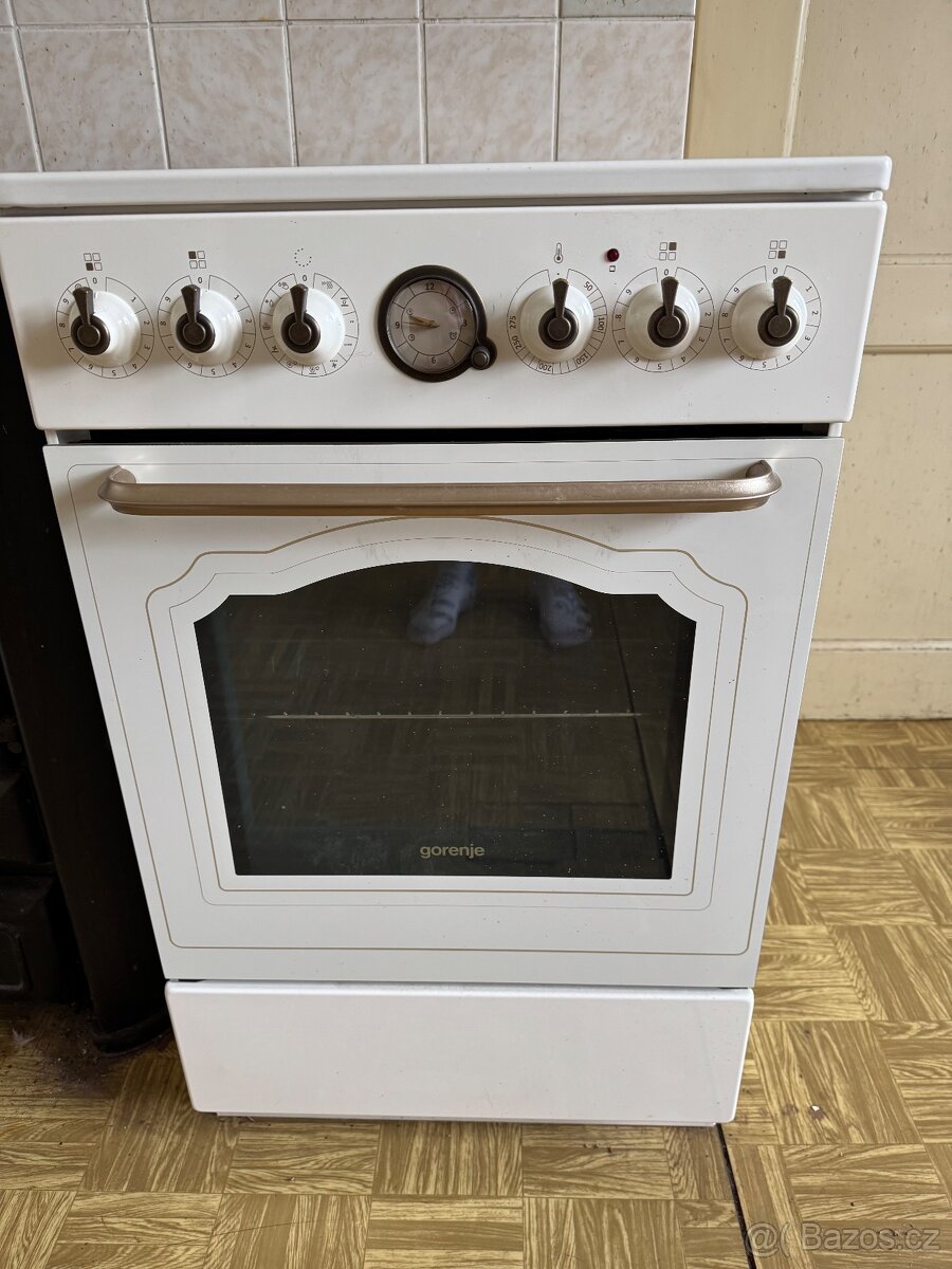 Retro elektrický sporák Gorenje