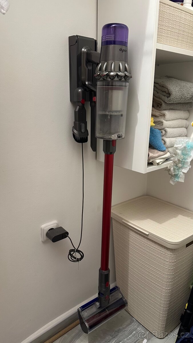 Vysavač Dyson V11 Fluffy -SPĚCHA