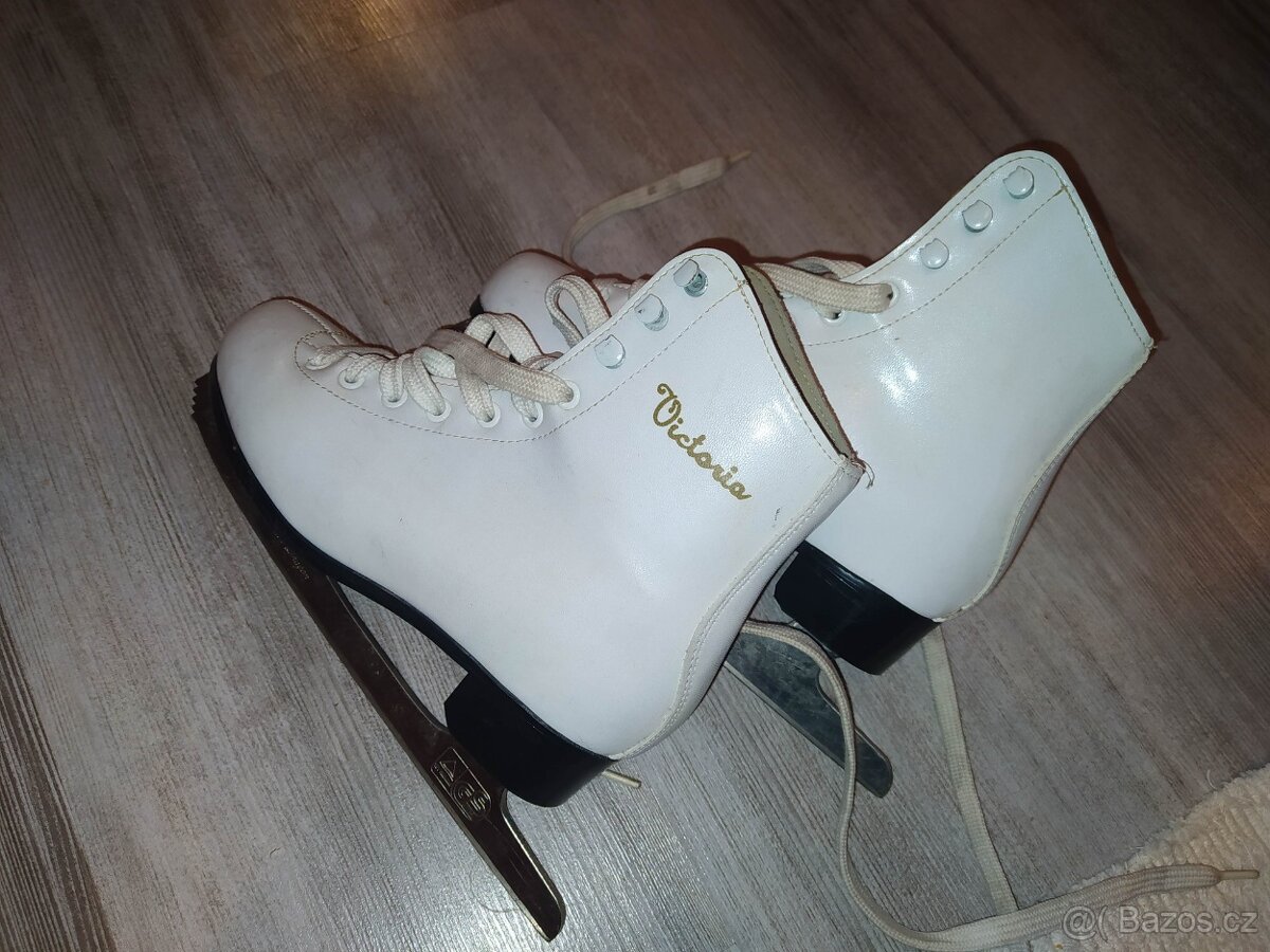 Dámské brusle stélka 23 cm