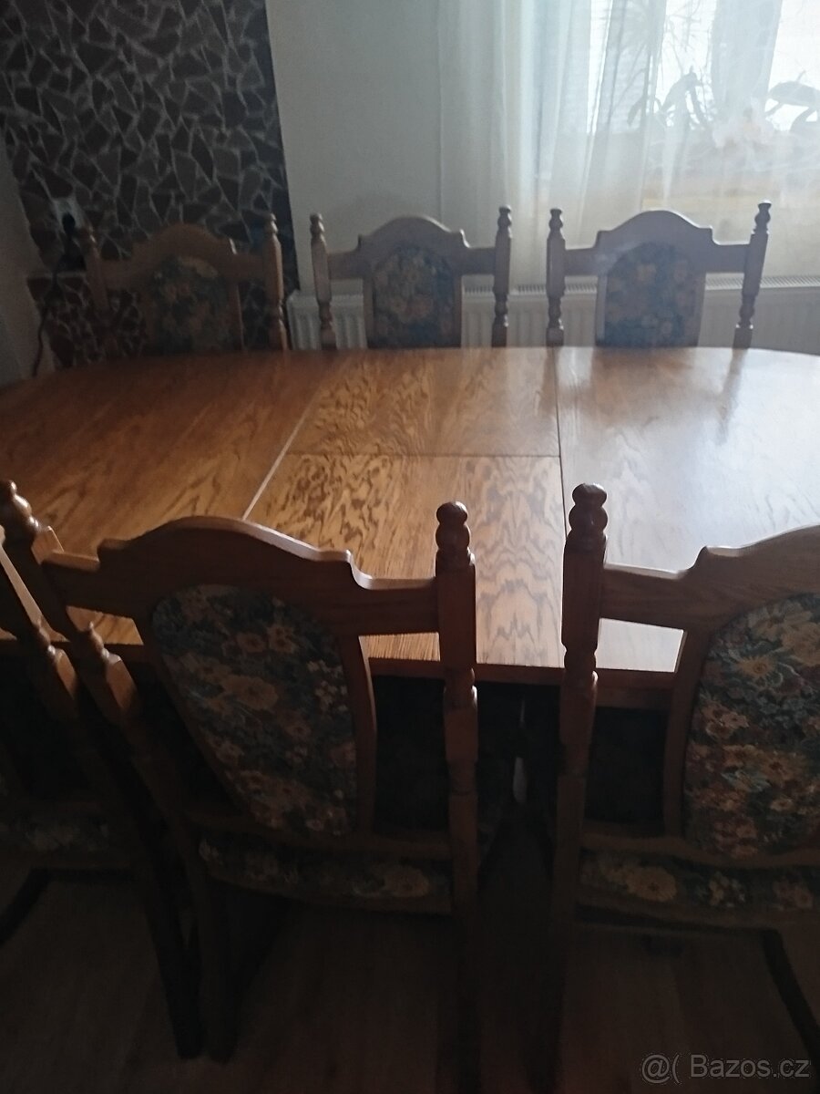 Rustikální jídelní stůl a židle