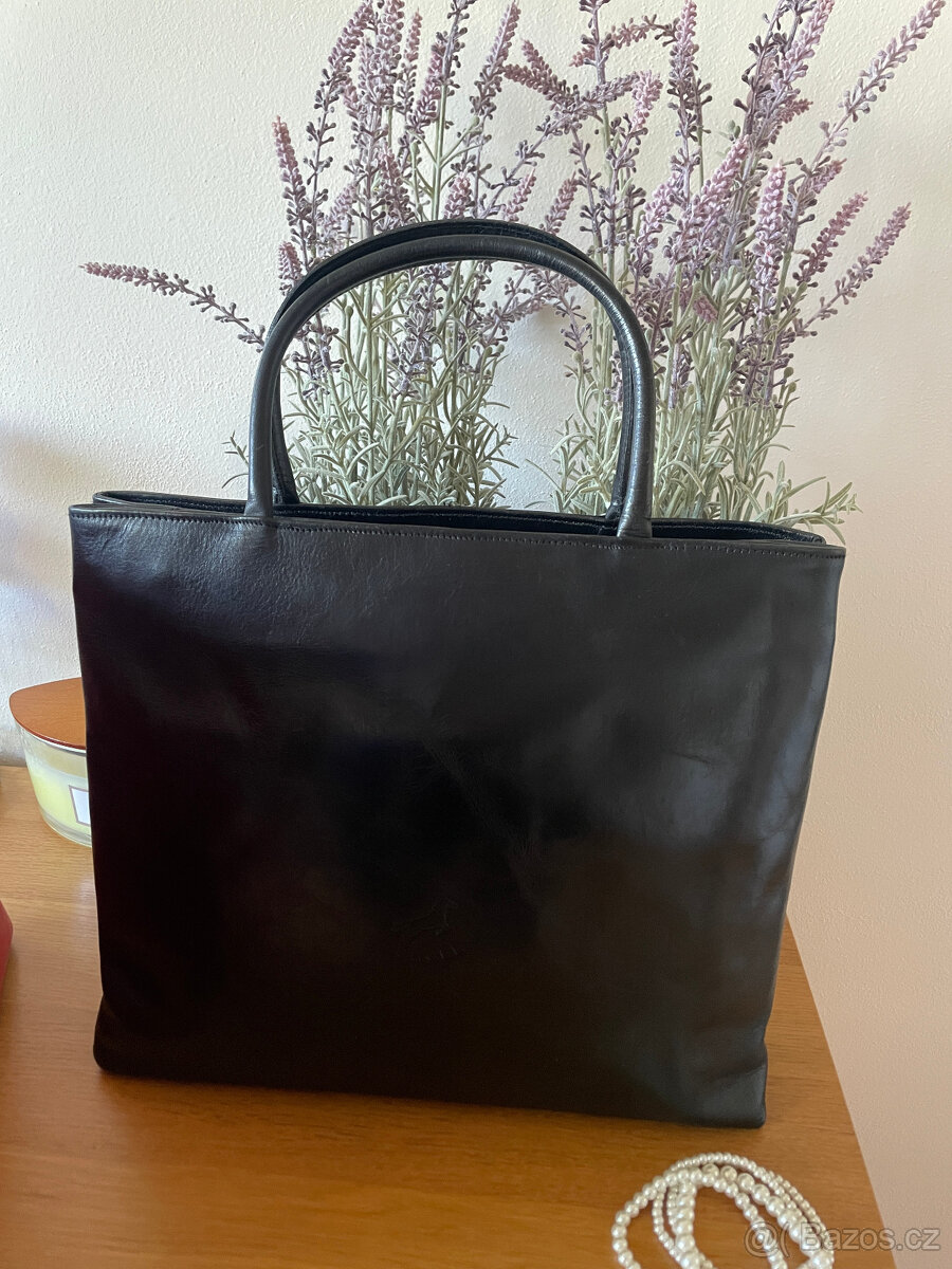 Značková luxusní černá elegantní kožená kabelka Corcel