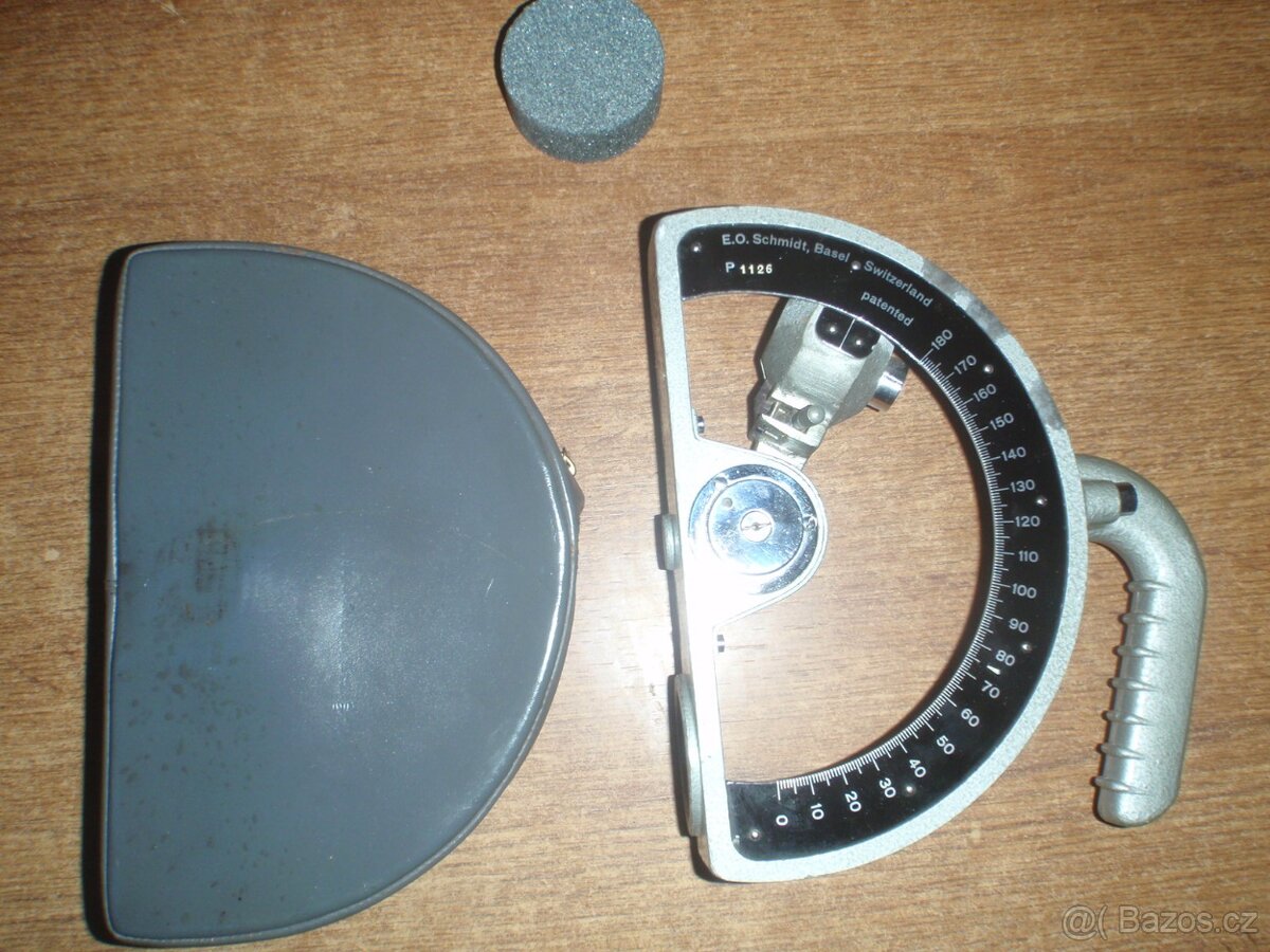 Švýcarské Schmidtovo kladívko (odrazový tvrdoměr)