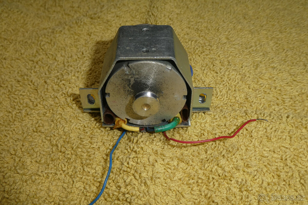 motorček magnetofónu Tesla A3