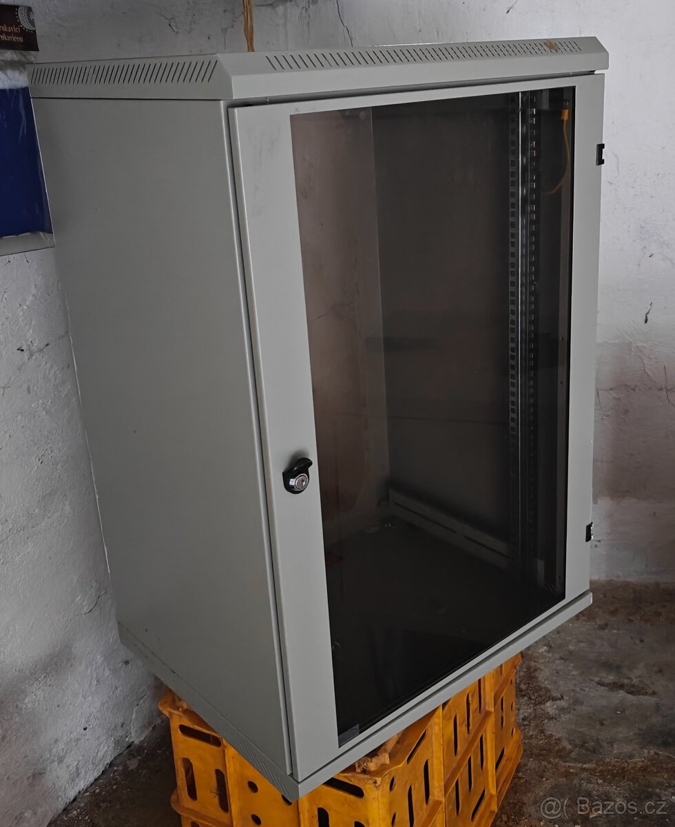 Rack skříň (50x90x60) - zachovalý