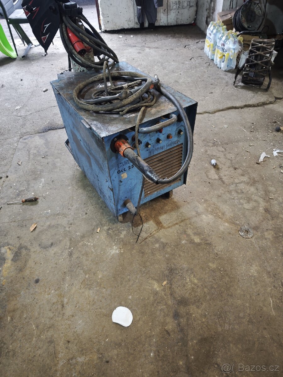 CO2 svářečka cloos 255