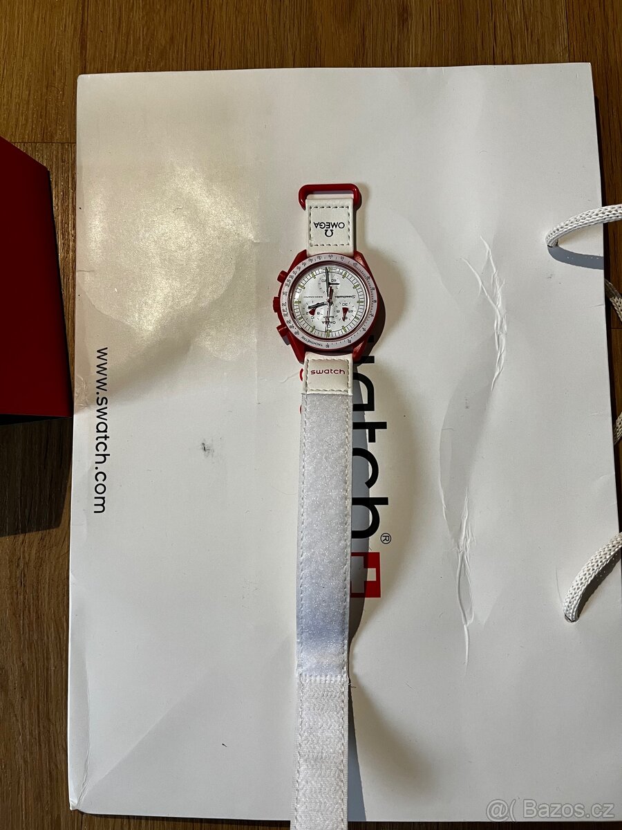 Omega X swatch moonswatch
