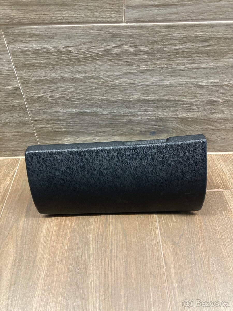 Škoda Fabia II. schránka 5J1857096B