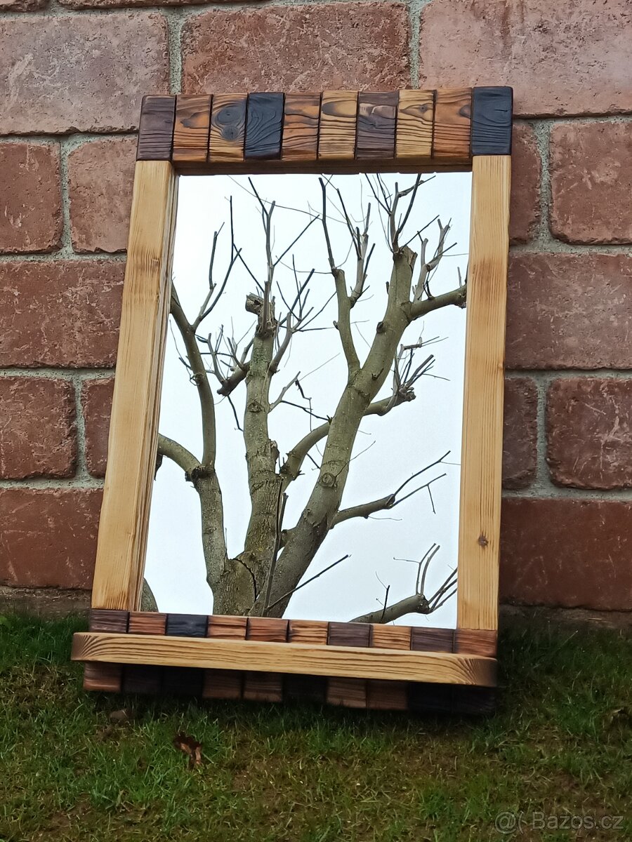 Zrcadlo v dřevěném rámu 60x95cm - dřevěná mozaika