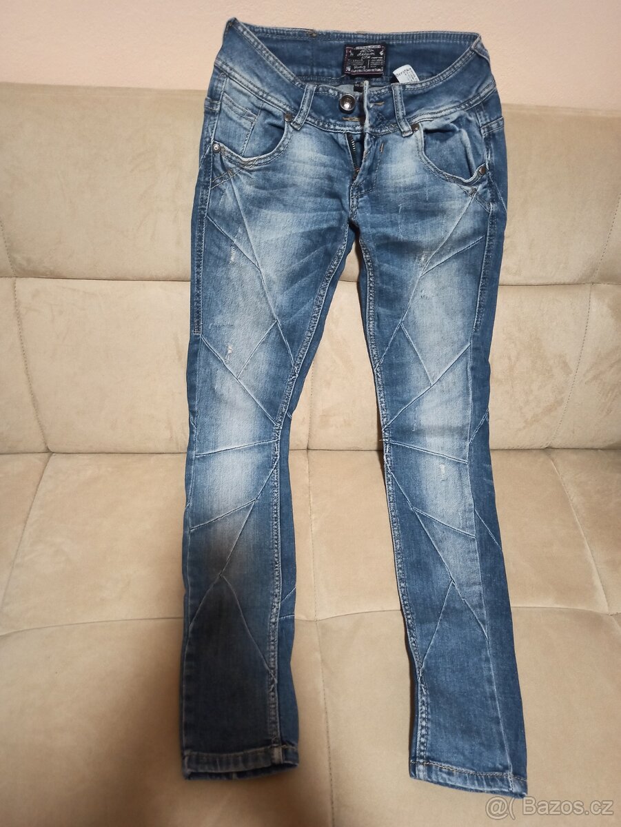 Dámské/dívčí rifle/džíny Bershka, vel. 36
