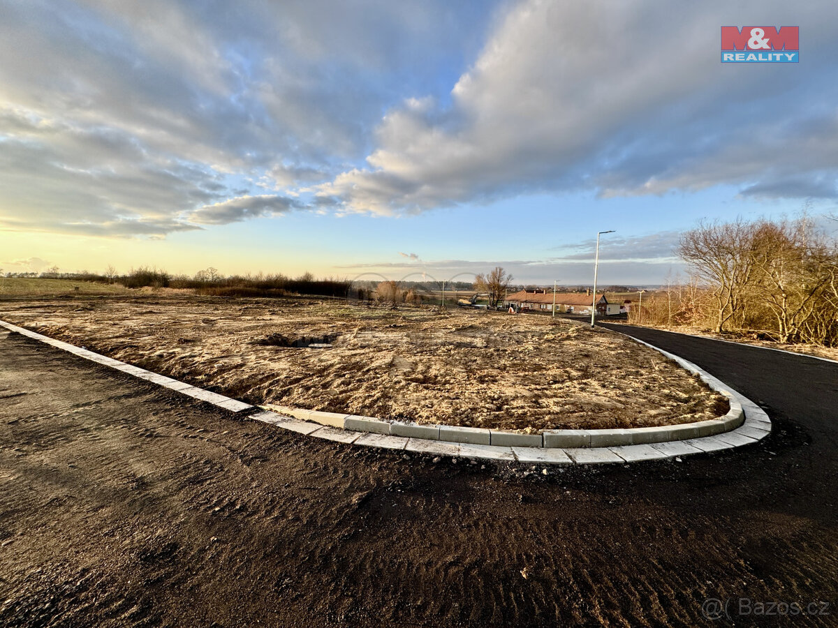 Prodej pozemku k výstavbě rodinného domu, 806 m², obec Časy